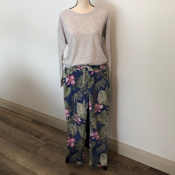 Chico’s jungle ankle pant tropical SZ 1.5 front and back pockets Green pink blue - Picture 1 of 9